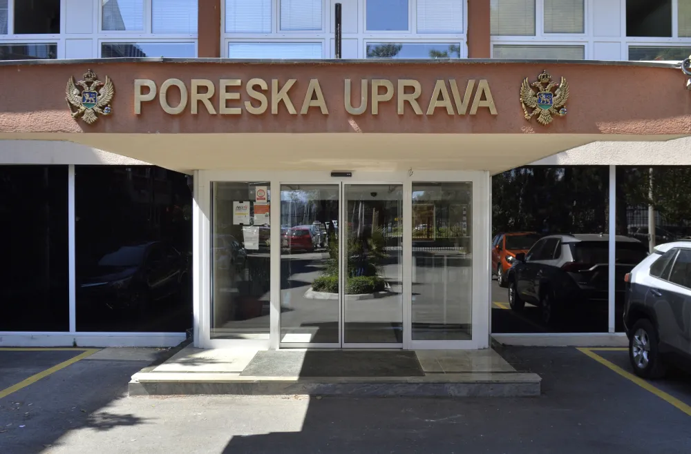 Poreska uprava: Kada je u pitanju po&scaron;tovanje zakona, nema prostora za ustupke koji bi doveli u pitanje jednak tretman