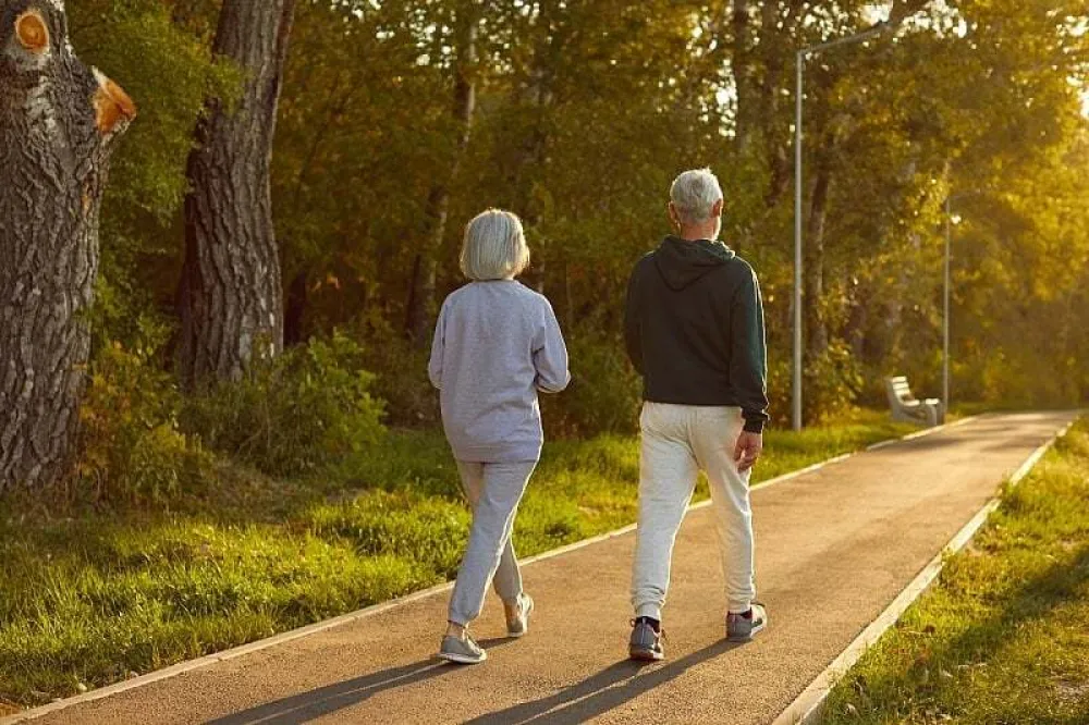 Da li je bolje hodati ujutro ili uveče za snižavanje krvnog pritiska
