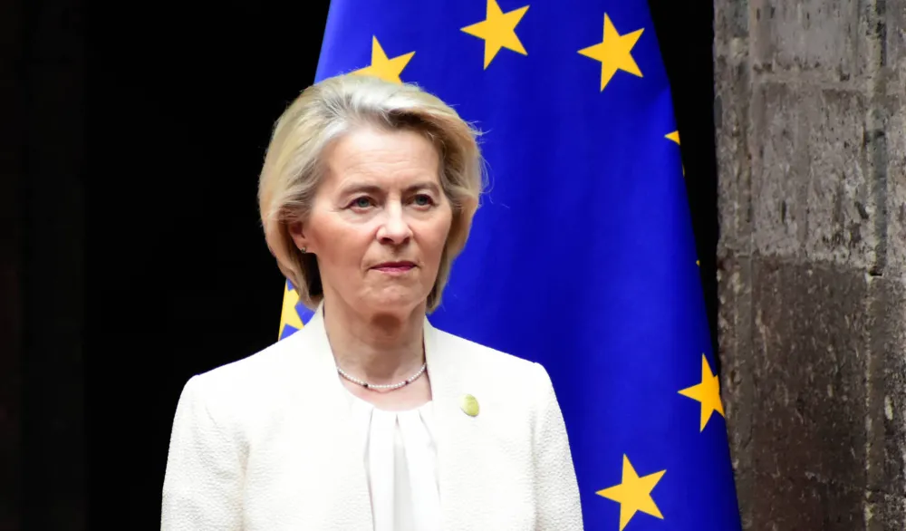 Politiko: Ursula fon der Lajen grabi svi moć