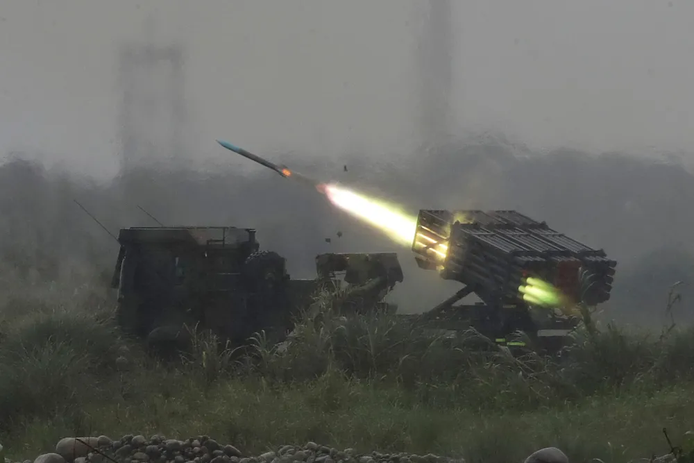 Tajvan ispalio rakete u pravcu Kine iz mobilnog sistema za lansiranje koji je dobio od SAD-a