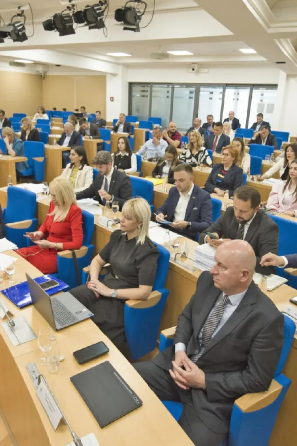 DNP: Jedini cilj PES-a uvođenje Podgorice u prinudnu upravu