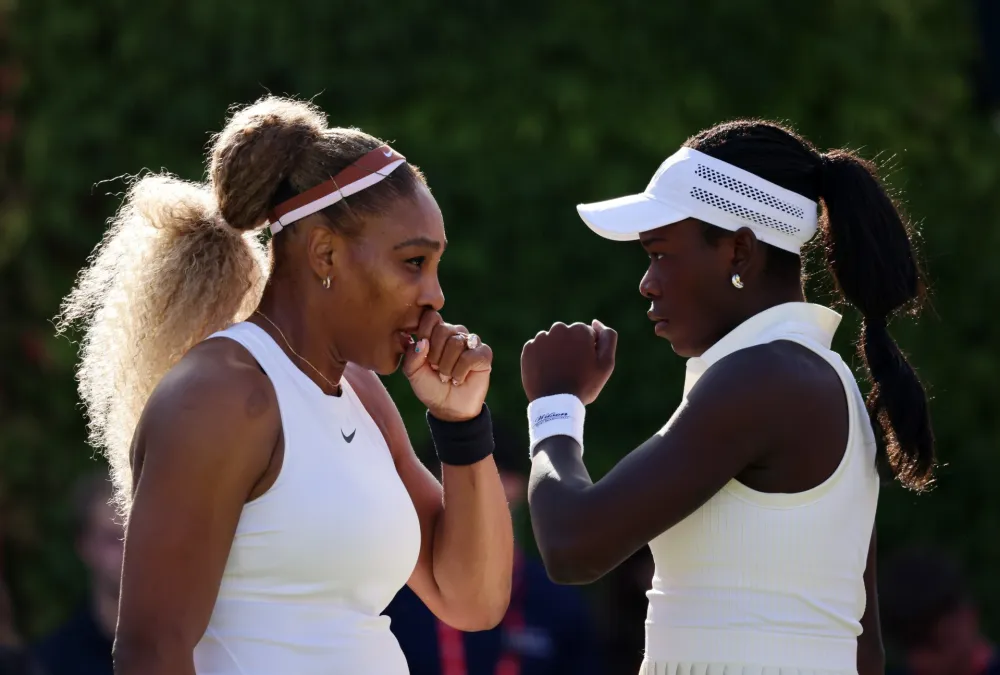 Serena Vilijams i Viktorija Mboko