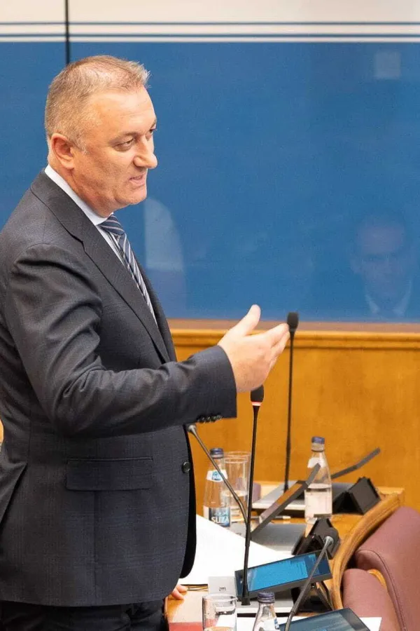 Nema para da povećanje od 40 eura; Gutić: Izmjene Zakona o PIO ugrozile bi trenutne isplate penzija