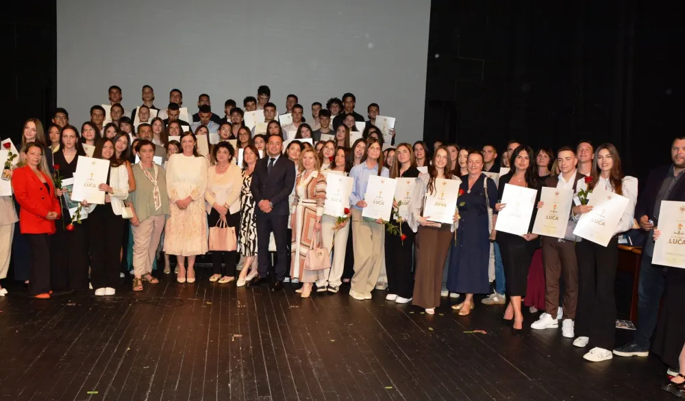 U Gimnaziji "Stojan Cerović" zablistale 84 "Luče", Olga Rajković đak generacije