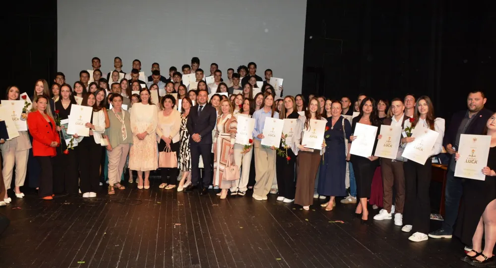U Gimnaziji "Stojan Cerović" zablistale 84 "Luče", Olga Rajković đak generacije