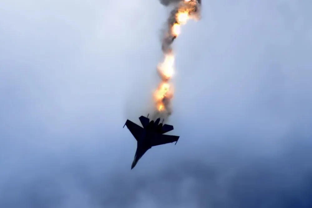 (VIDEO) Vojni avion Indije u plamenu, poginulo pet članova posade