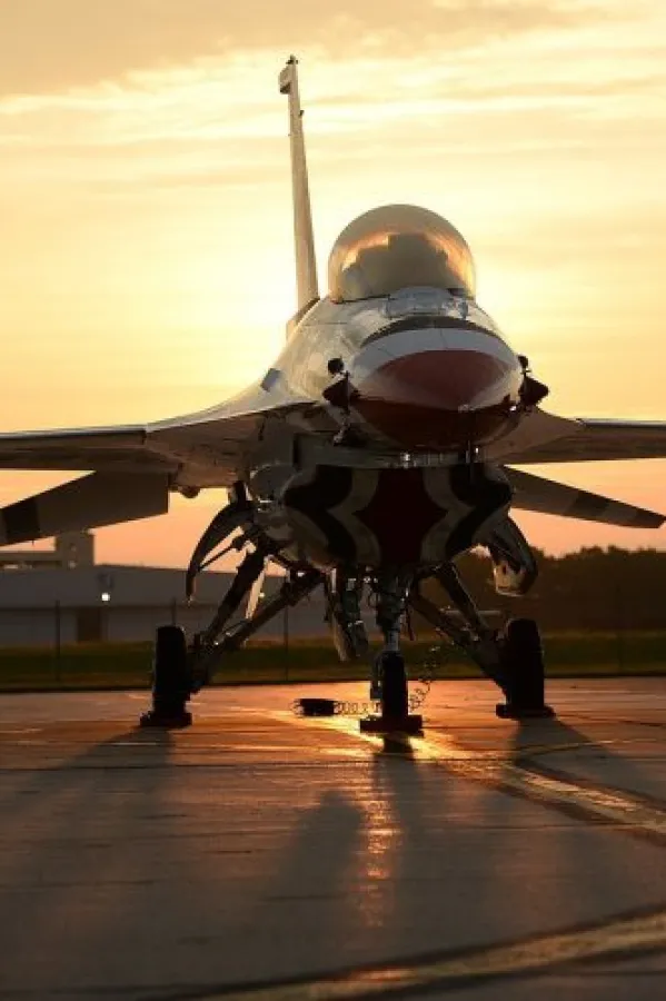 Mađarska poslala borbene avione na izraelski avion