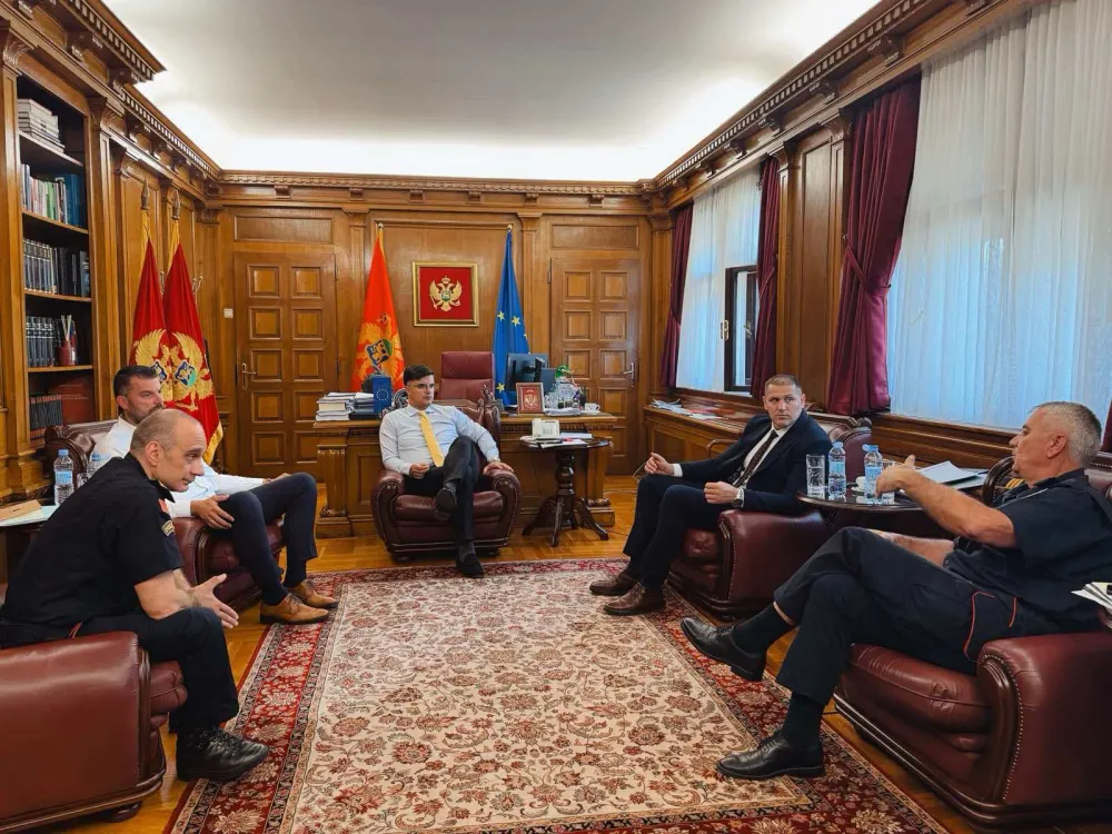 &Scaron;aranović i &Scaron;ćepanović: Policija spremna za turističku sezonu, pojačane mjere na granicama