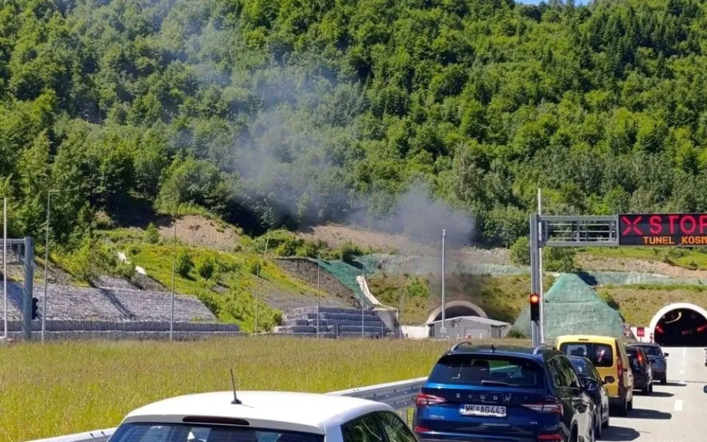 Auto-putu "Princeza Ksenija": Vozilo se zapalilo u tunelu Kosman