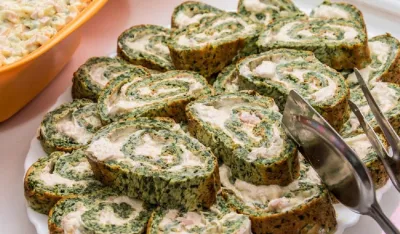Slani rolat sa spanaćem za lagani ručak ili večeru