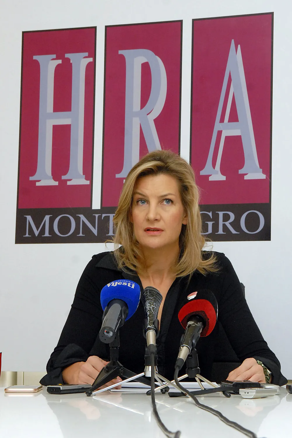 Spriječiti nadzor bez kontrole i stvaranje partijske policije