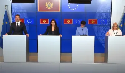 Са конференције за новинаре