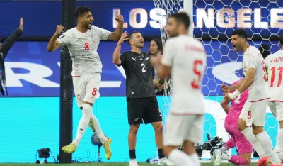 Mohebi proslavlja gol