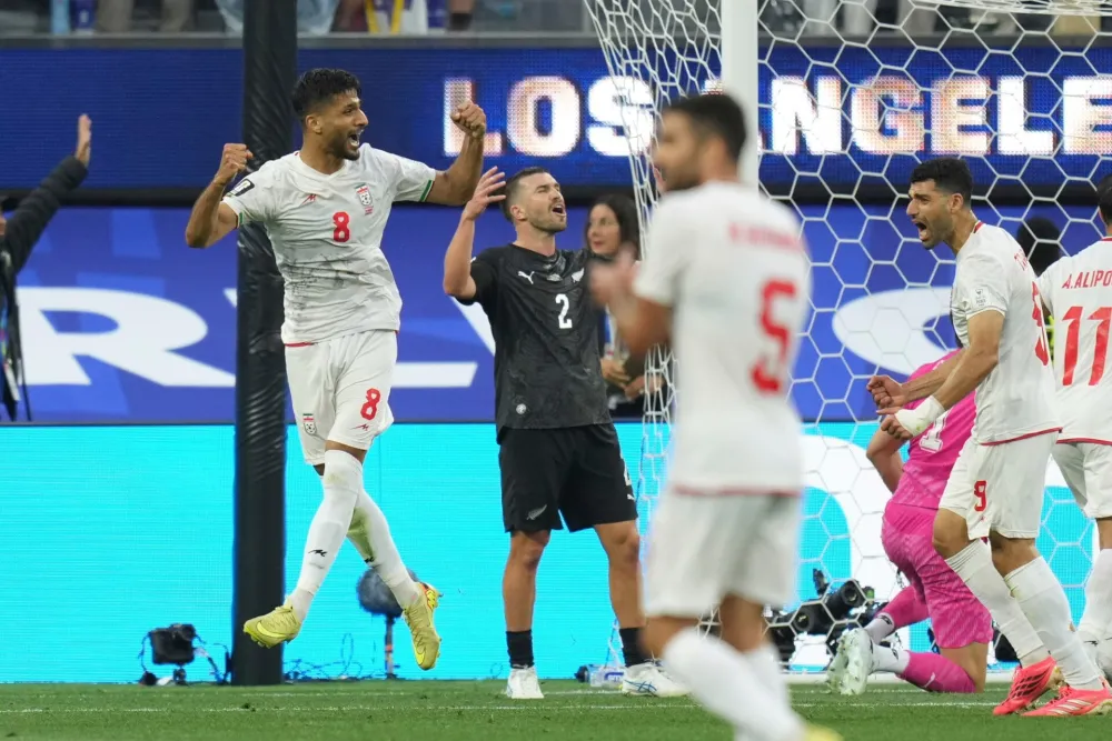 Mohebi proslavlja gol