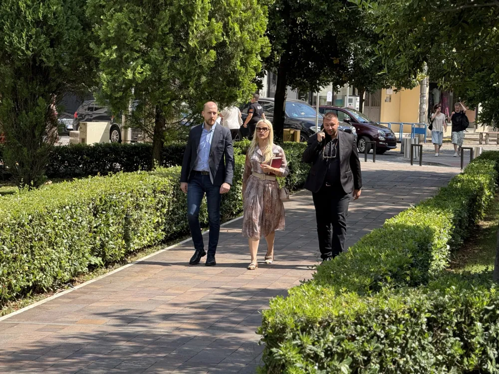 Drago &Scaron;undić, Nađa Ljiljanić, Milo&scaron; Krstović, Pregovori