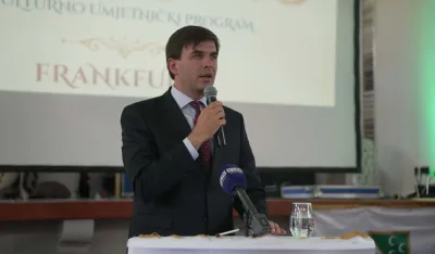 Azemović&nbsp;znanično u Kopenhagenu, nezvanično u Frankfurtu