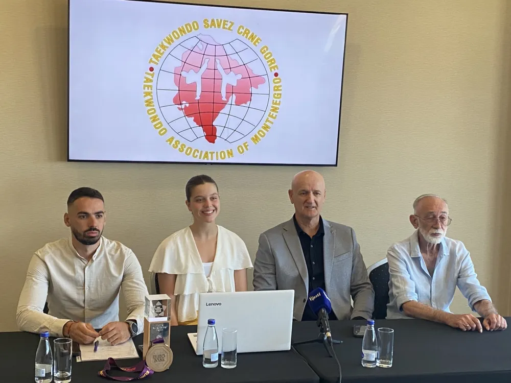 Sa konferencije za novinare