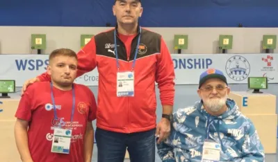 Đinović i Nikač sa trenerom Božovićem