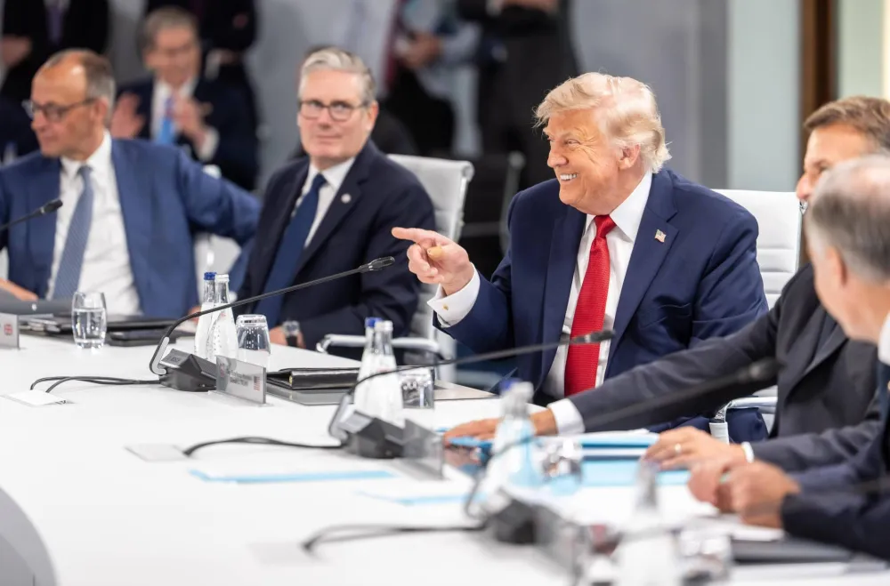 (VIDEO) Tramp u centru pažnje na sastanku G7: "Ja sam &scaron;ef"
