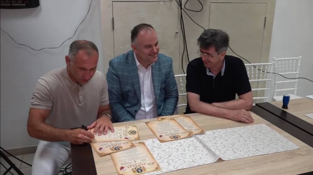 Zahvalnice za pomoć i podr&scaron;ku