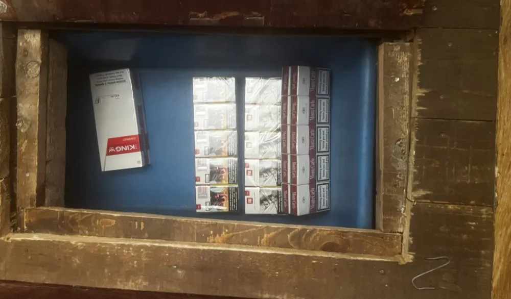 (FOTO) Zaplijenjeno preko dvije hiljade paklica cigareta, dvije osobe uhap&scaron;ene