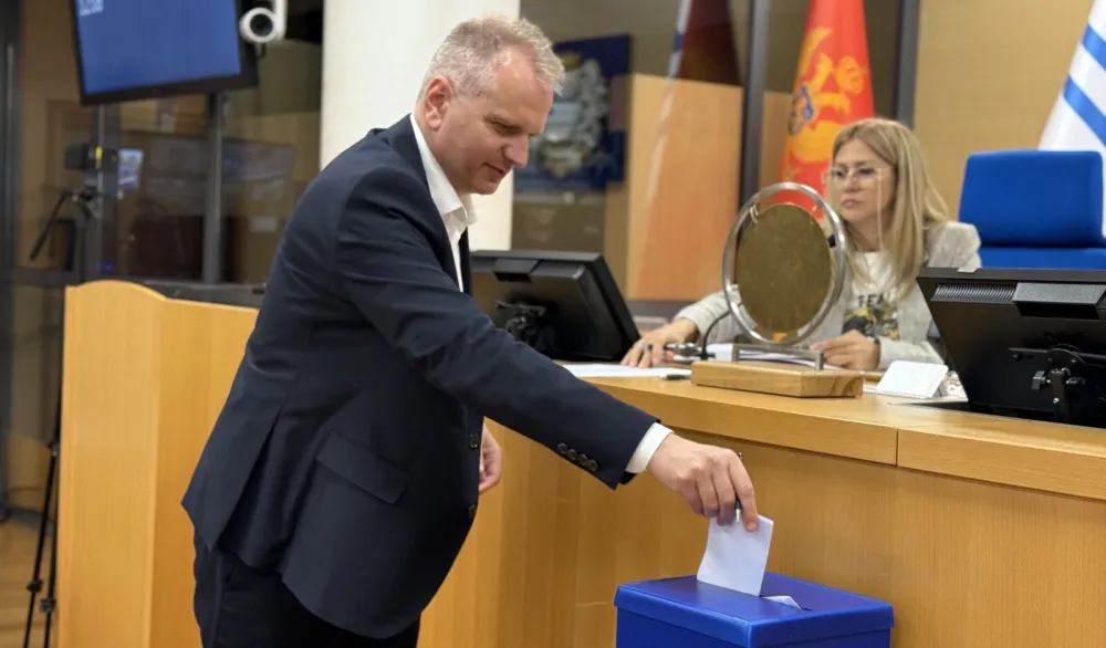 Preokretom protiv zaključavanja Skup&scaron;tine