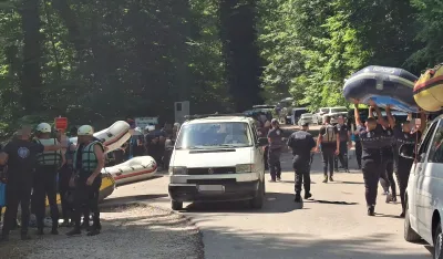 Pojačane kontrole na Tari: Kontrolisano vi&scaron;e od 1.000 osoba i 130 vozila, sankcionisano &scaron;est osoba iz BiH