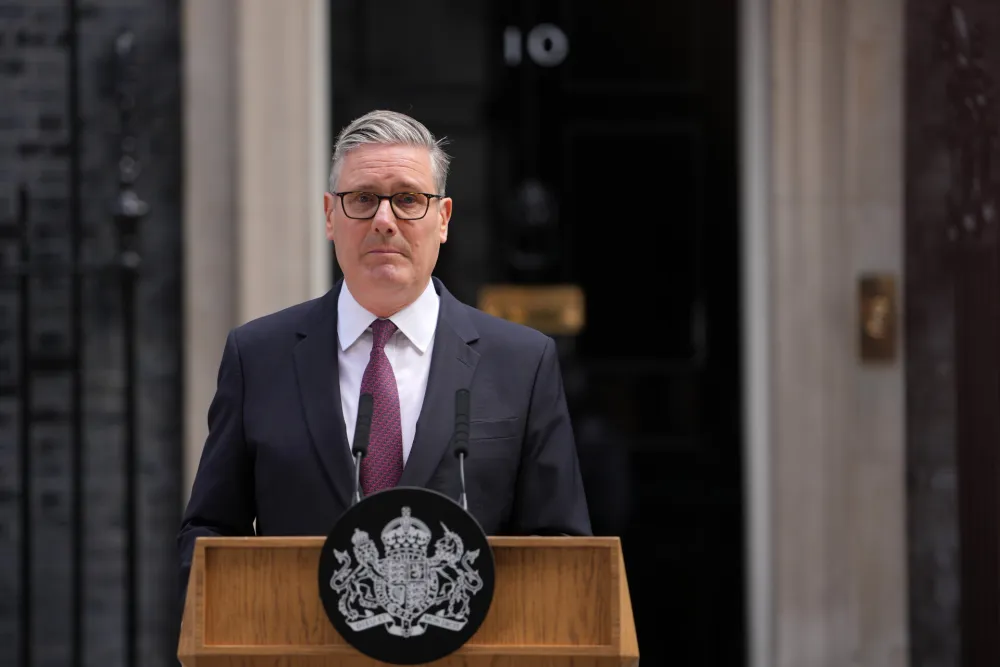 Velika Britanija ostala bez premijera: Starmer dao ostavku
