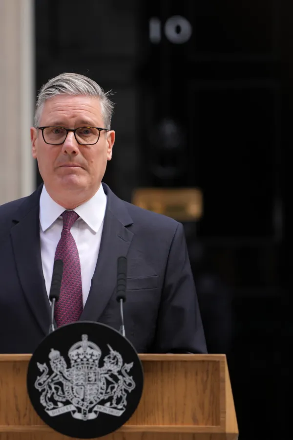 Velika Britanija ostala bez premijera: Starmer dao ostavku