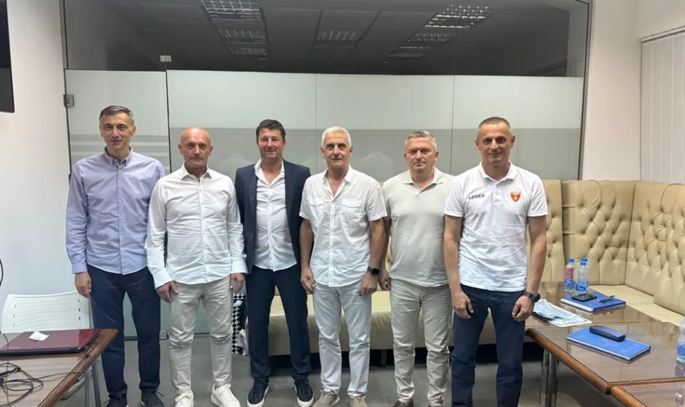 Đura&scaron;ković i članovi Komisije