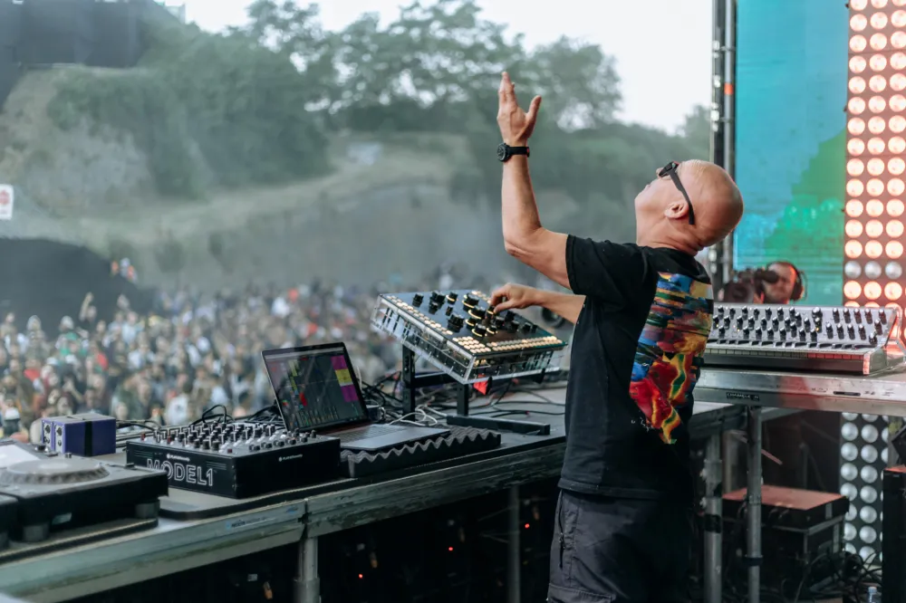 Čovjek techno-orkestar premijerno u Crnoj Gori: Stephan Bodzin 4. jula donosi svoj legendarni live nastup na Veliku plažu