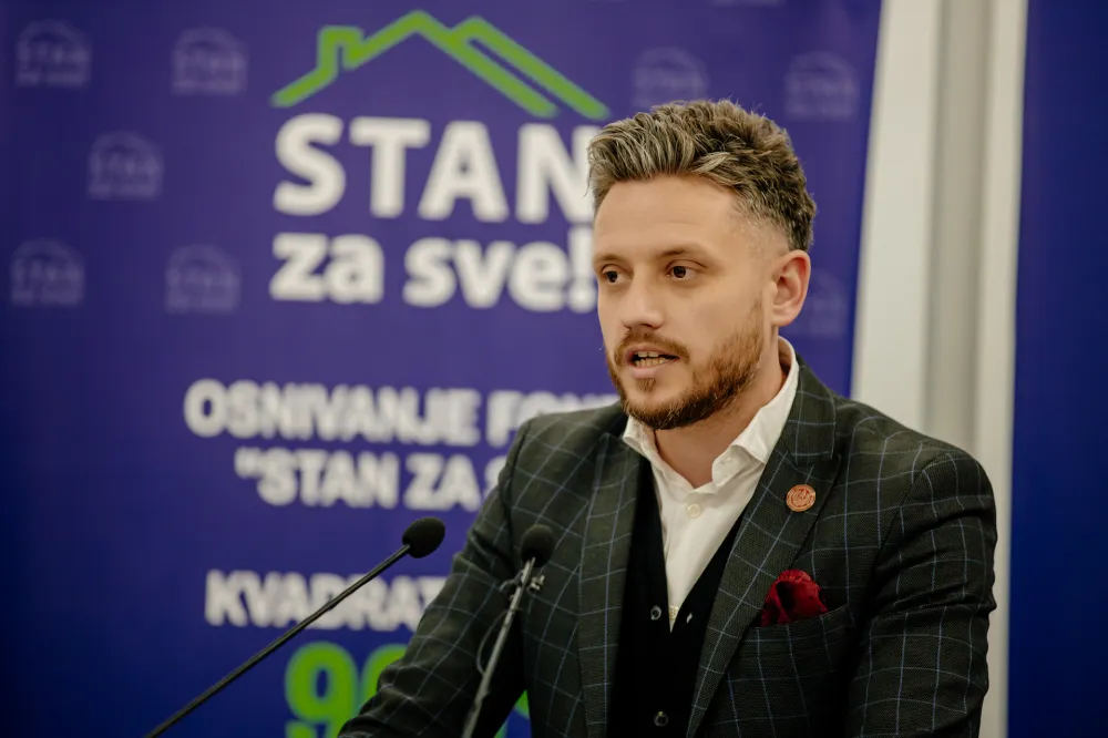 Radovanić: Mujović priznao da je ideja &bdquo;Stan za sve&ldquo; bolja i realnija od projekta Velje brdo