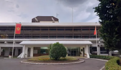 Uloženi milioni, a svi ćute o selidbi "specijalaca"