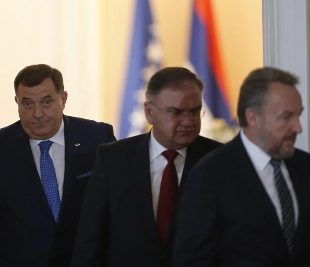 Dodik: Da li organizuje&scaron; mudžahedine protiv mene; Izetbegović: Ti si &scaron;tetočina, hajdučku politiku vodi&scaron;