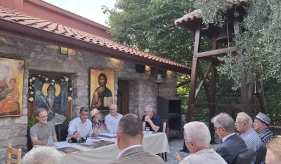 Detalj s dodjele nagrada u porti Manastira Sv. Simeon Mirotočivi