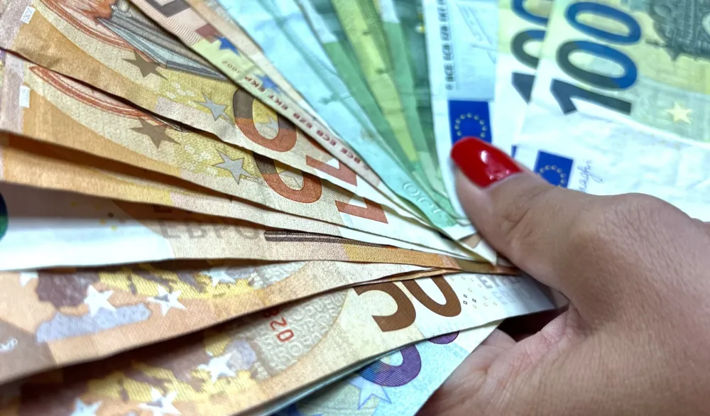 Građani i privreda u bankama drže skoro &scaron;est milijardi