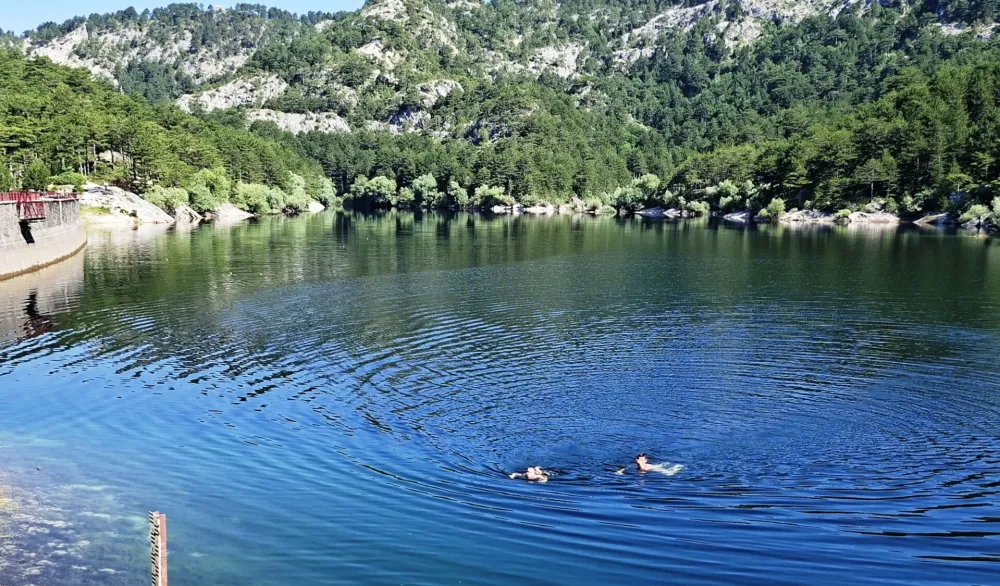 Kupanje u Grahovskom jezeru