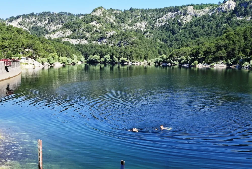 Kupanje u Grahovskom jezeru
