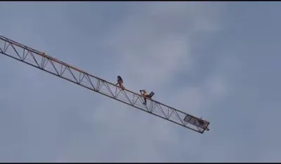 Perazića Do: Dvije mlađe osobe popele se na toranjsku dizalicu da bi snimile video za dru&scaron;tvene mreže