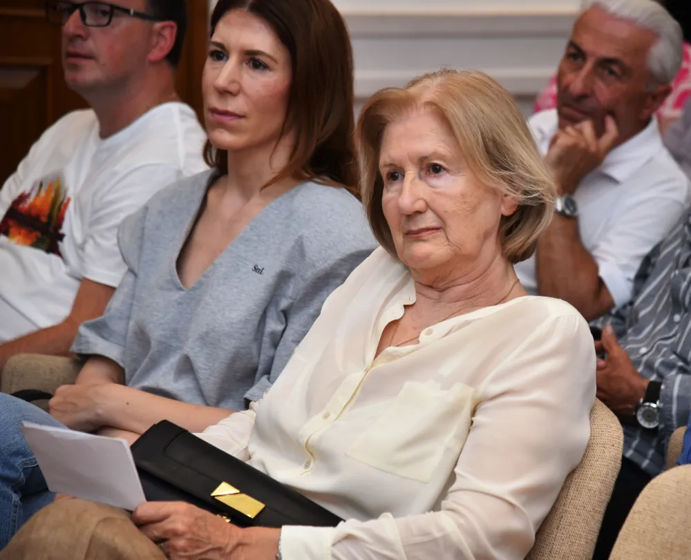 Uticaj politike na obične ljude