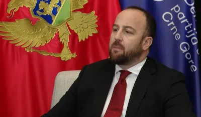 Nikolić: Mandić nema mandat da državne jubilje pretvara u platformu za reviziju karaktera države