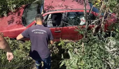Na putu Cetinje-Podgorica sletjelo auto, povrijeđena jedna osoba