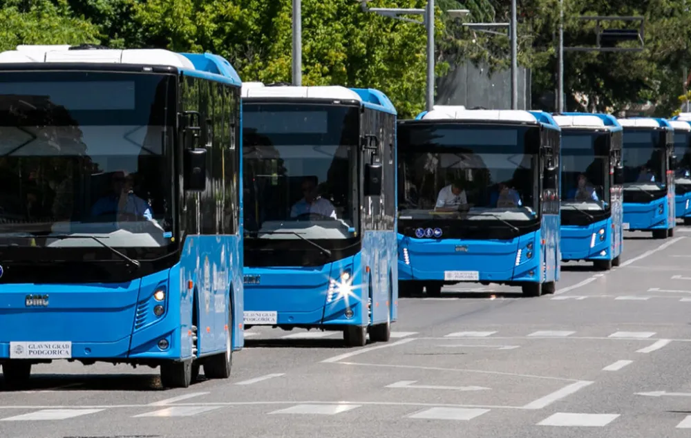 Građani nezadovoljni smanjenjem broja polazaka autobusa: Raspustili se i đaci i gradski prevoz