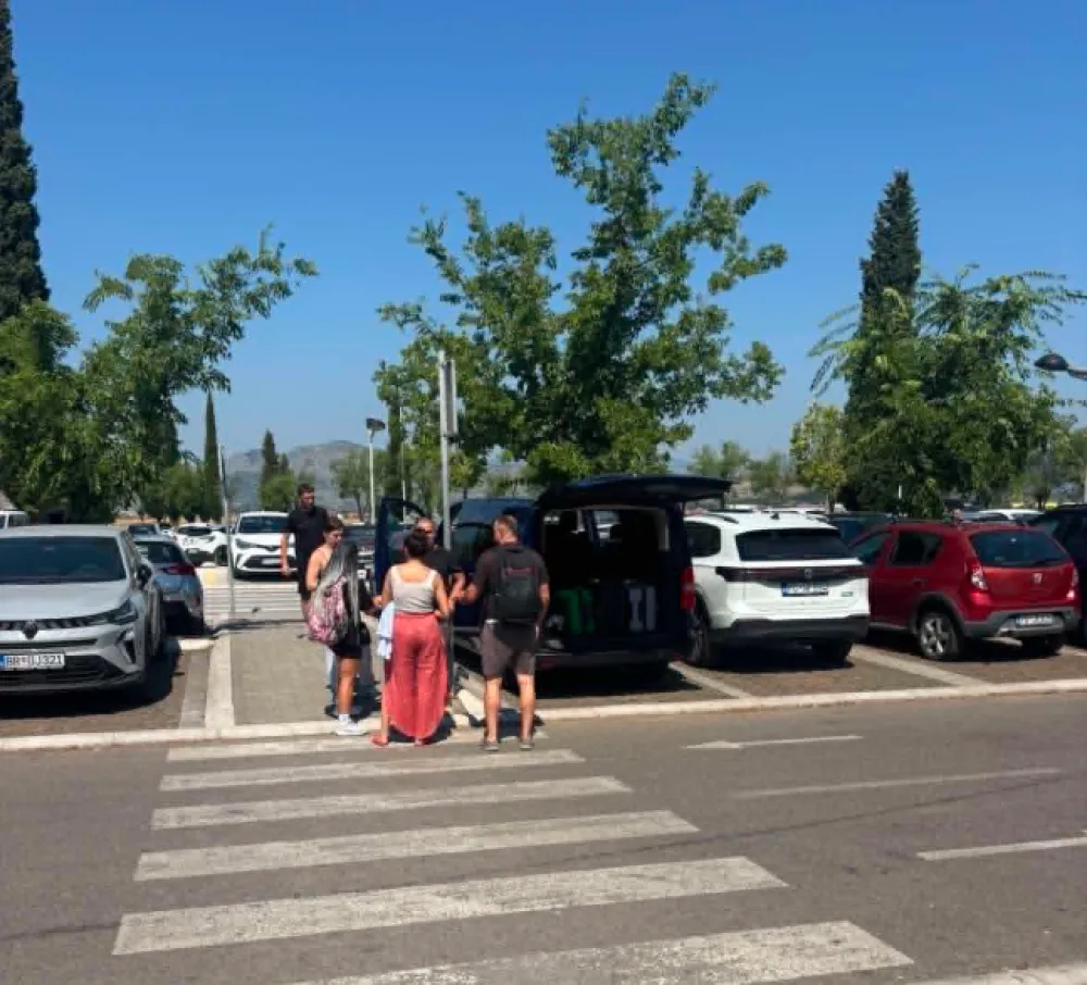 Sa sezonom stiže i &bdquo;divlji&rdquo; taksi prevoz: Inspektori za drumski saobraćaj sankcionisali 18 lica