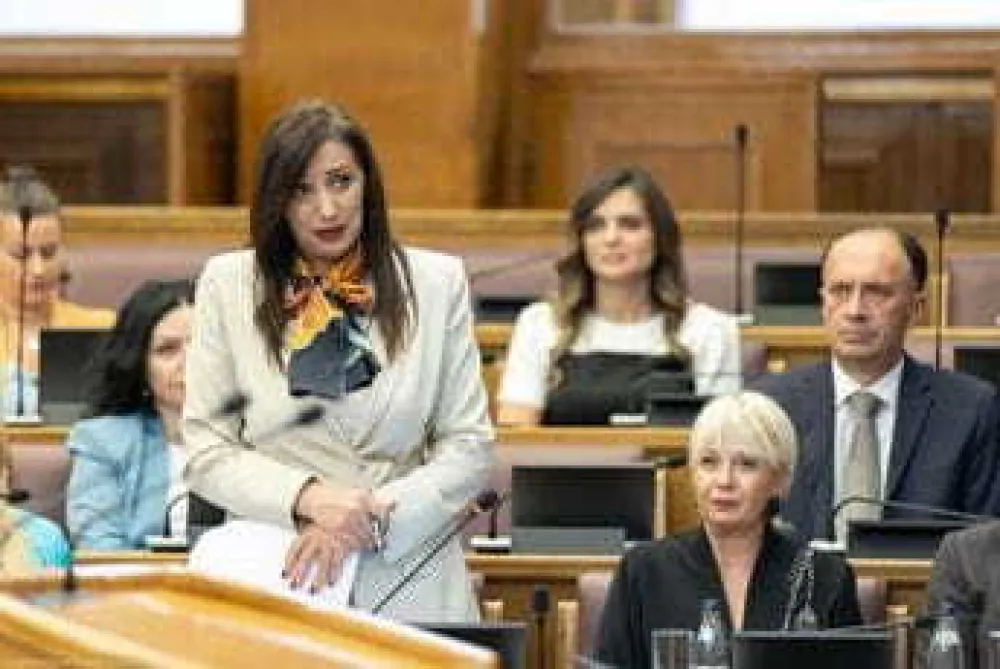 Jak&scaron;ić Stojanović najavila reformski projekat: &Scaron;kole u Crnoj Gori biće cjelodnevne