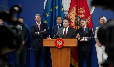 (VIDEO) Abazović: Glasanje za Ustav klikom na taster, medveđa usluga Crnoj Gori