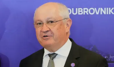 (FOTO) Premijer Moldavije podnio ostavku