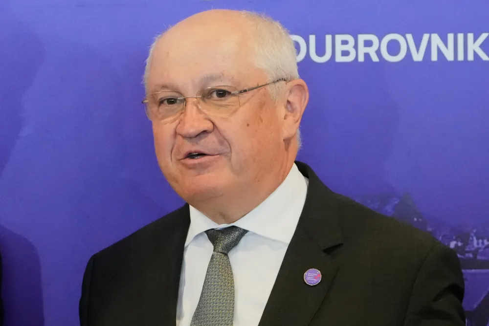 (FOTO) Premijer Moldavije podnio ostavku