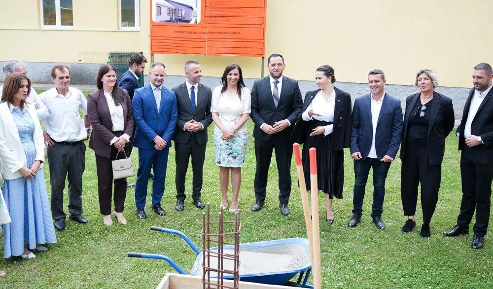 Jak&scaron;ić-Stojanović, Adžović i Balić položili kamen temeljac za vrtić u Gusinju