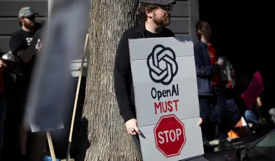 Demonstranti protestuju ispred kancelarije kompanije xAI, pozivajući na pauzu u razvoju vje&scaron;tačke inteligencije, u San Francisku, Kalifornija, SAD, 21. marta 2026. godine.